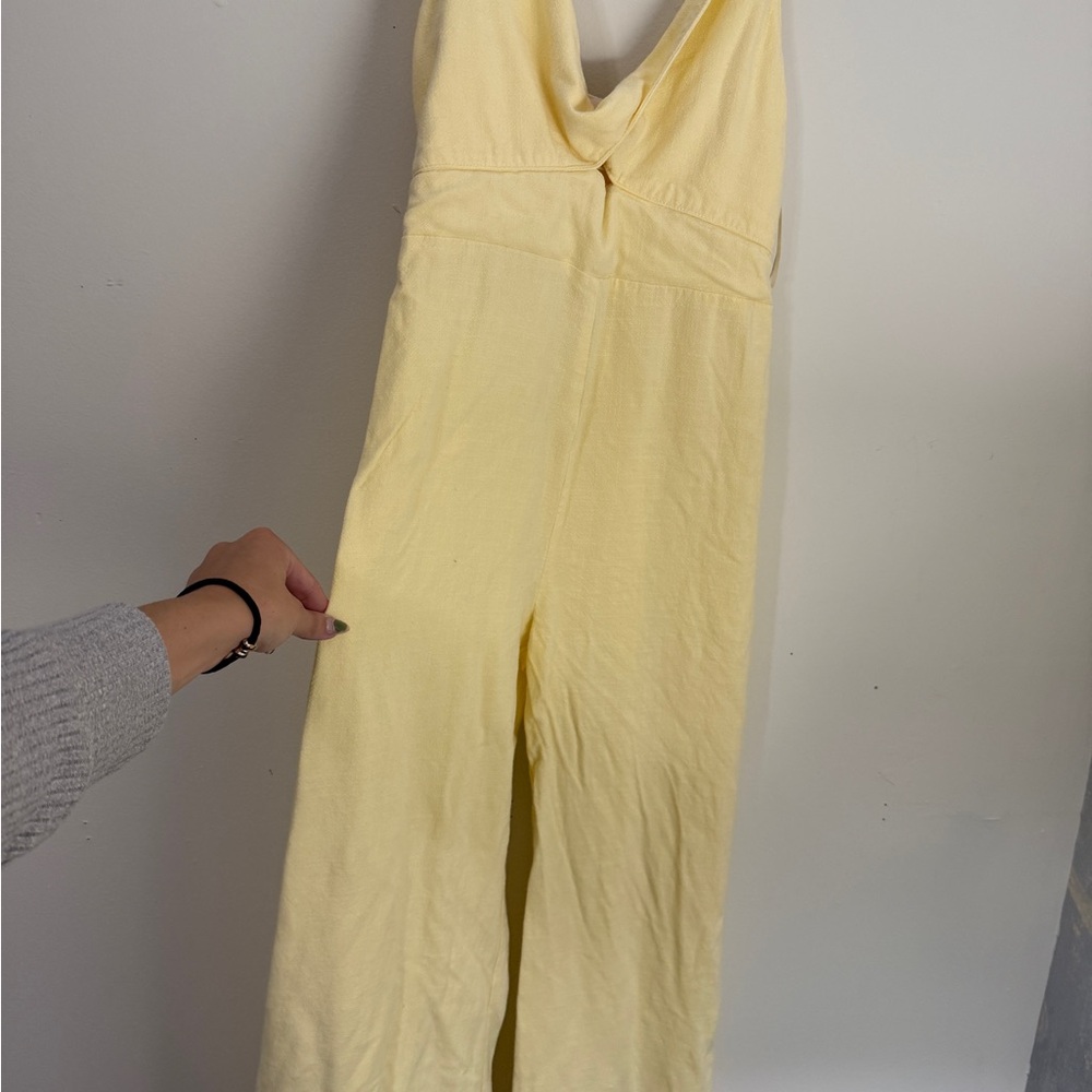 Francesca's Collections Yellow V-Neck Jumpsuit with Wide-Leg Design
